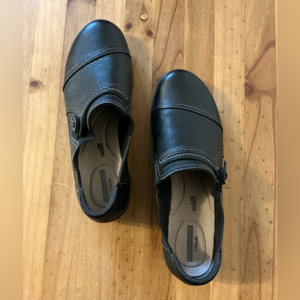 Clarks black flats